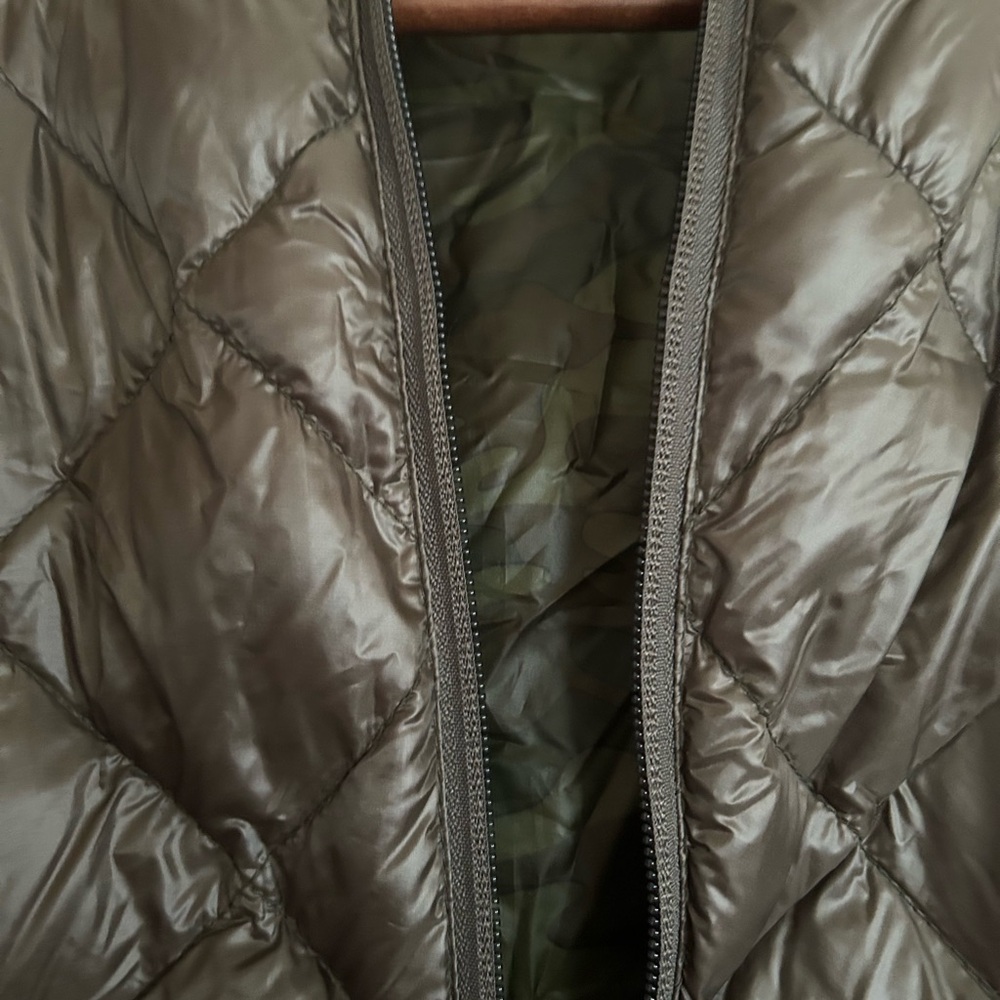 Gerry Women's Reversible Hooded Down Vest - Medium - Cypress/Camo - Picture 3 of 6